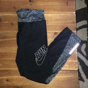 Nike Cropped Leggings